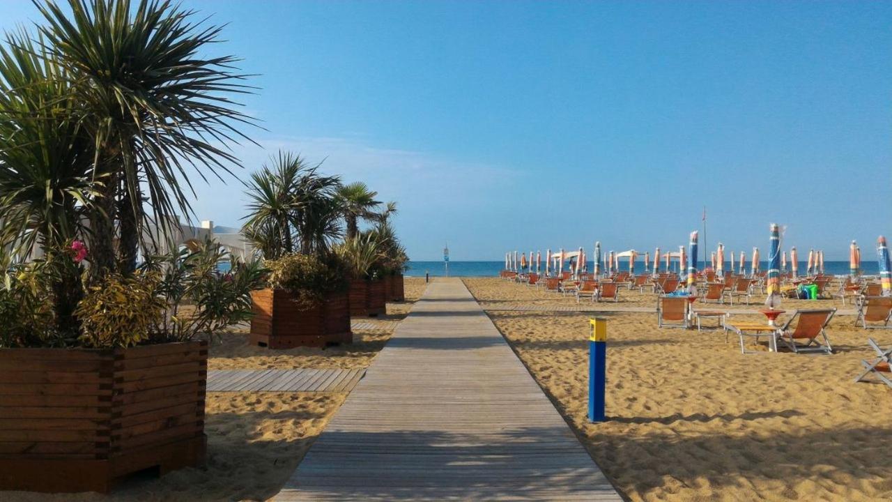 Appartamenti Massimo Bibione Exterior foto
